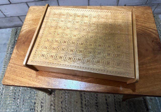 Cassapanche: gEsChnitZte HoLz TruCKe – Usato da Winkel venduto da zeho