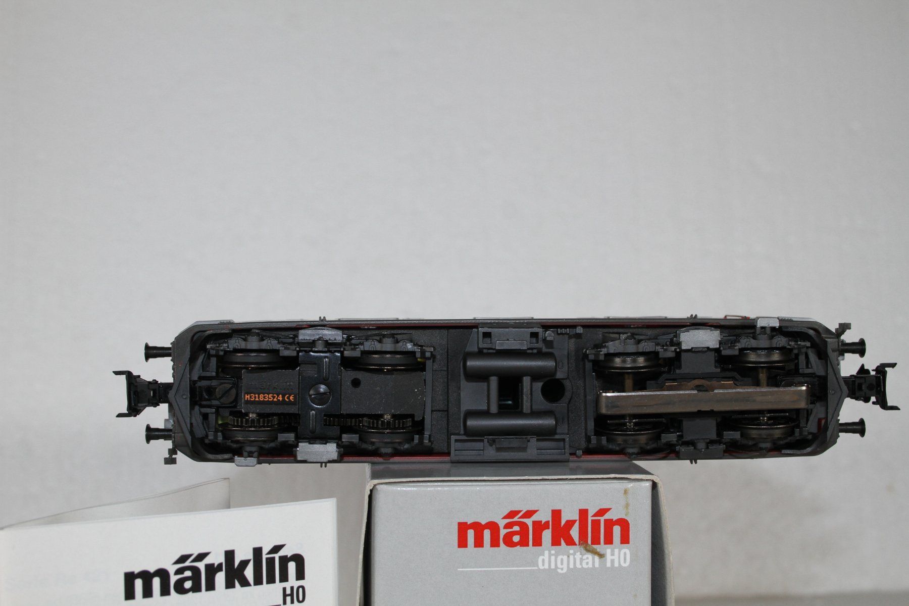 Märklin Modelleisenbahnen: Märklin 37345 SBB Cargo Re 421, Re 4/4 – Neu (gemäss Beschreibung) aus Triesen von cor_62ts 8