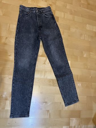 H&M Mom Jeans, Grau, Grösse 34, Top Zustand für den Fr