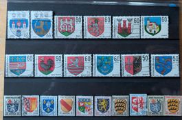 Lot Marken mit Wappen