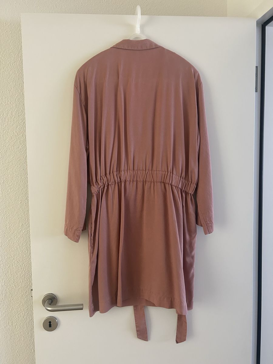 Zara Robes: Kleid rosafarben Grösse L – D'occasion à Brunnen par fla_8f9w 1