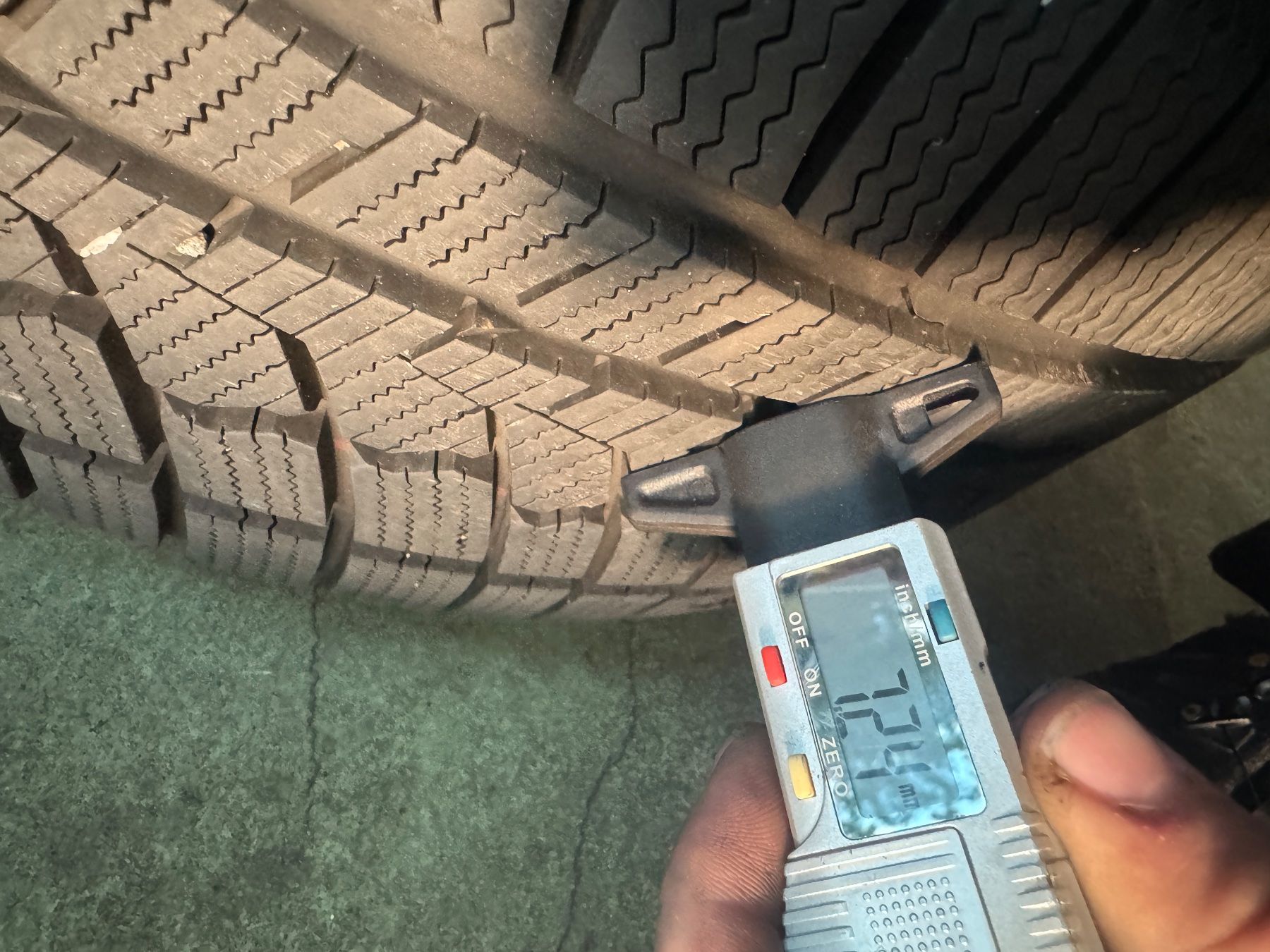 Pneus & Kompletträder: 215/55R16 – Gebraucht aus Widen von Dinero02 1