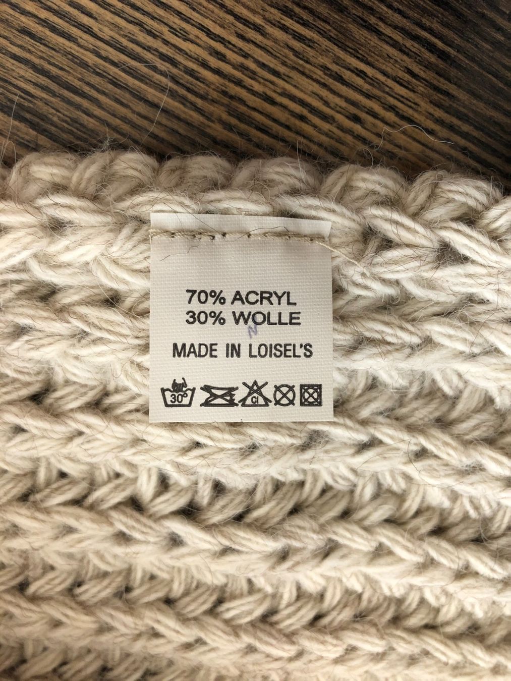 Foulard & Sciarpe: Einzigartiger Schal Strickschal aus Wolle mit Bommeln – Usato da Berg am Irchel venduto da Zweiti_Chance 6