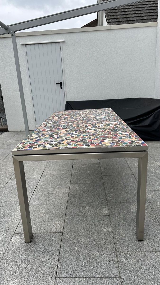 Tavoli: Wunderschöner Mosaik Gartentisch – Usato da Mettmenstetten venduto da Gabriela.Vieira 4