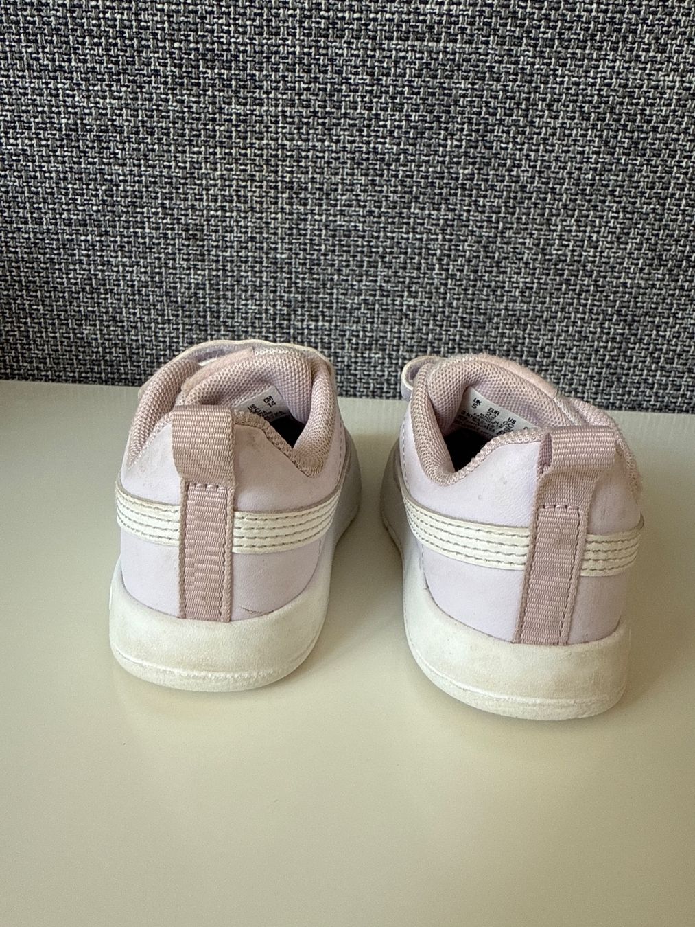 Puma Chaussures filles: Puma Turnschuhe Gr. 22 – D'occasion à Wettswil par claudiahel 1