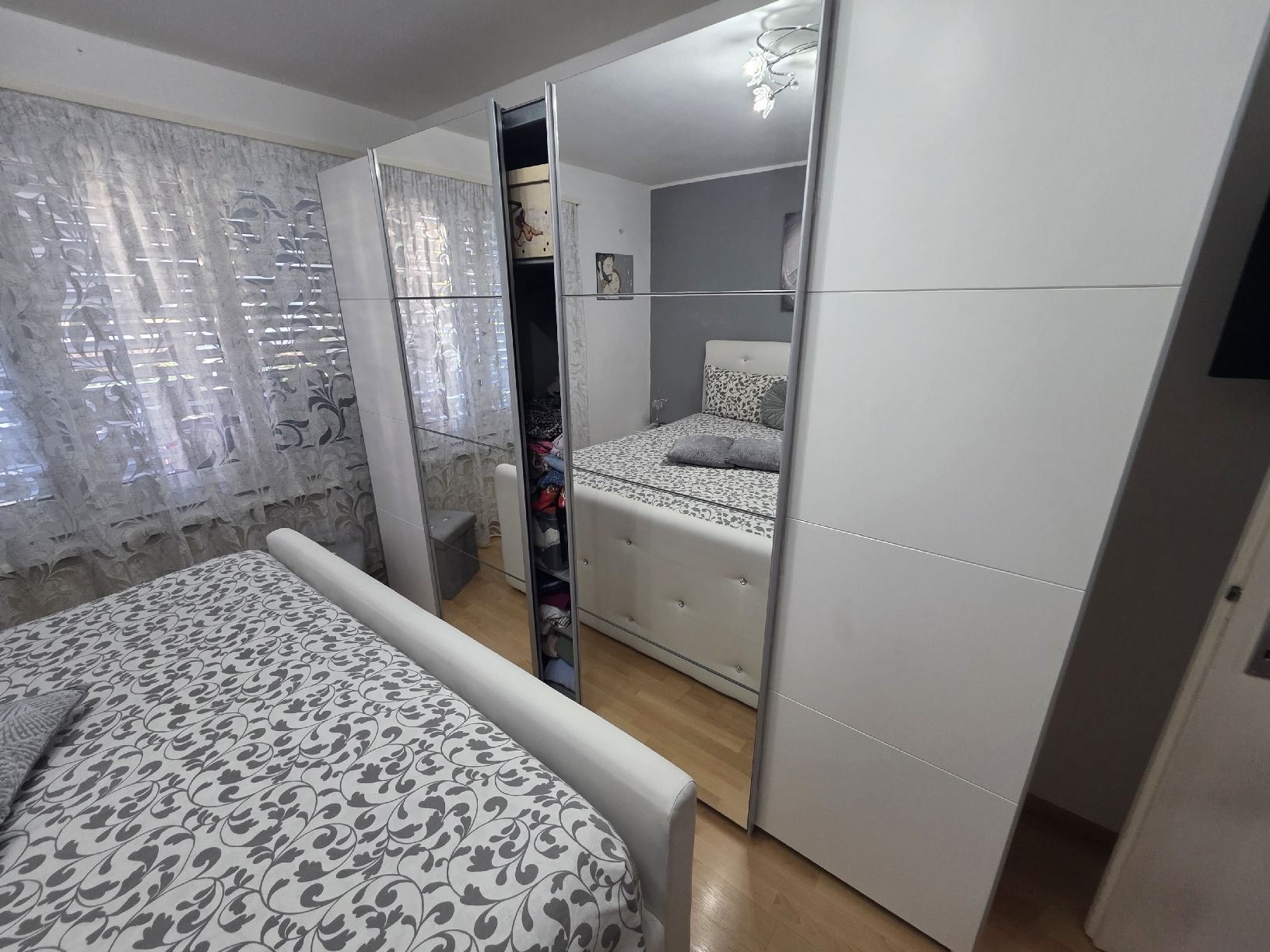 Letti: Komplettes Schlafzimmerset mit Boxspringbett – Usato da Zuchwill venduto da pre_dqj2 2
