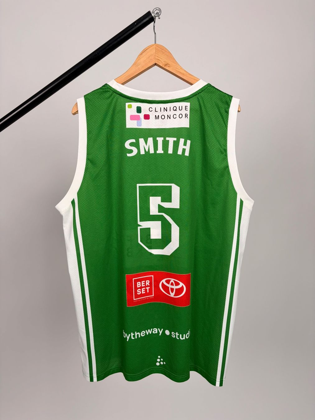 Leibchen & Hosen: Matteo Smith #5 - Maillot et short – Gebraucht aus Fribourg von FribourgOlympicB 1
