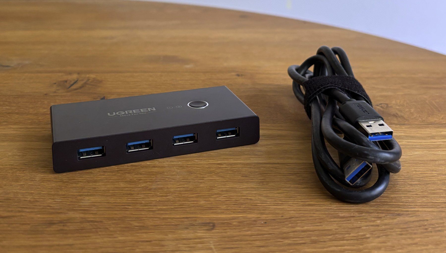 Ugreen Hubs & Switches: Ugreen 2 in 4 Out Sharing Switch Box – Gebraucht aus Fahrweid von diamondsonmars