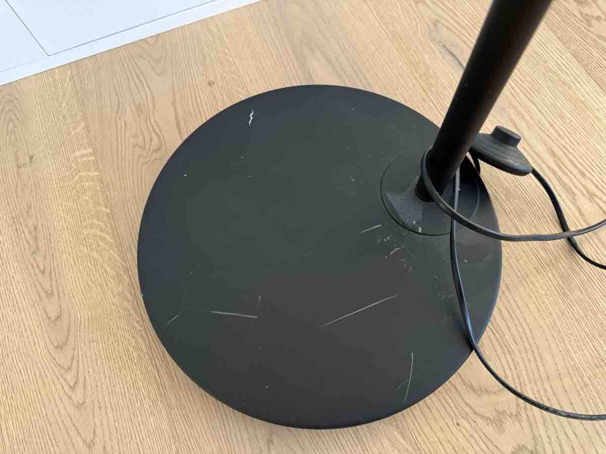 Lampen: Schwarze Bogenlampe mit Lampenschirm gebraucht – Gebraucht aus Boswil von ReyTiburon 3