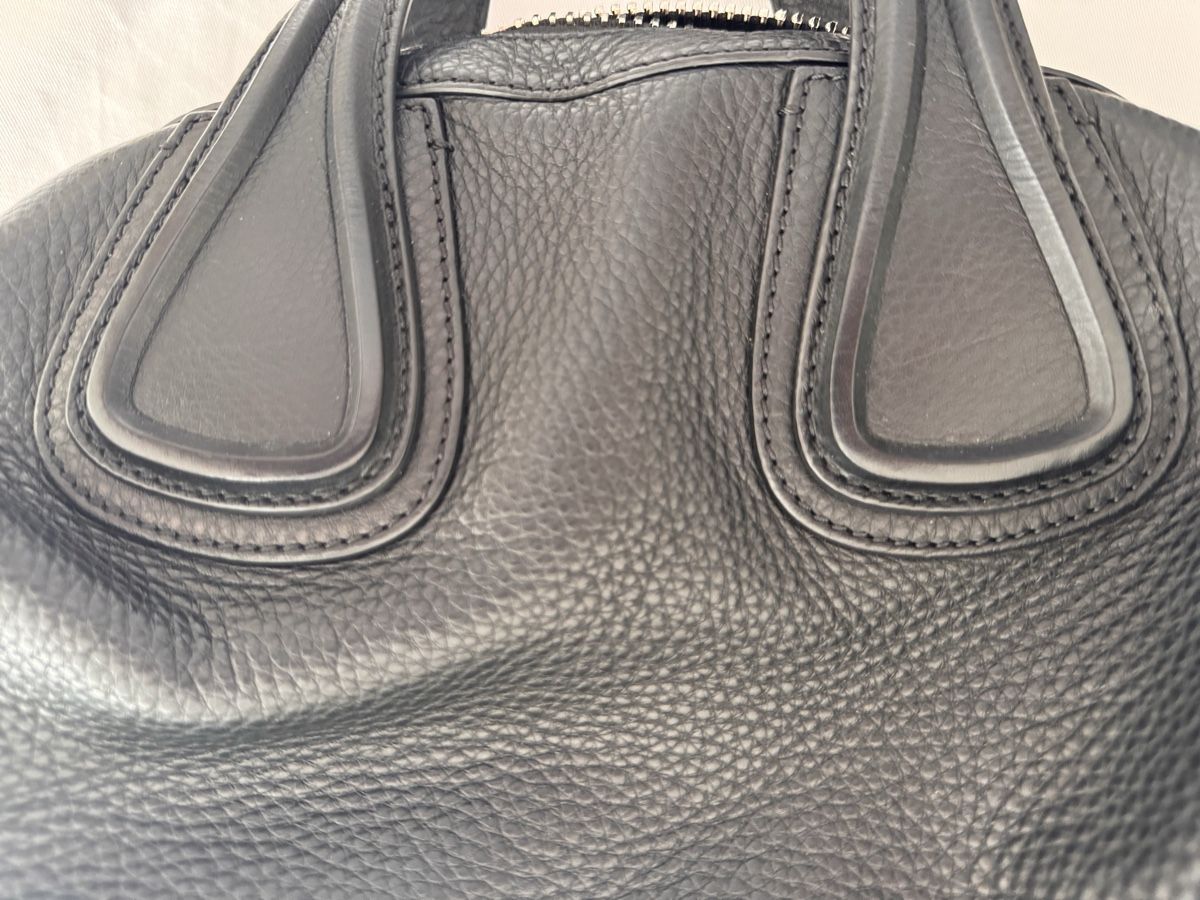 Givenchy Sacs femmes: Givenchy Nightingale Medium Handtasche Schwarz Leder – D'occasion à Uetikon am See par ste_xq7b 2
