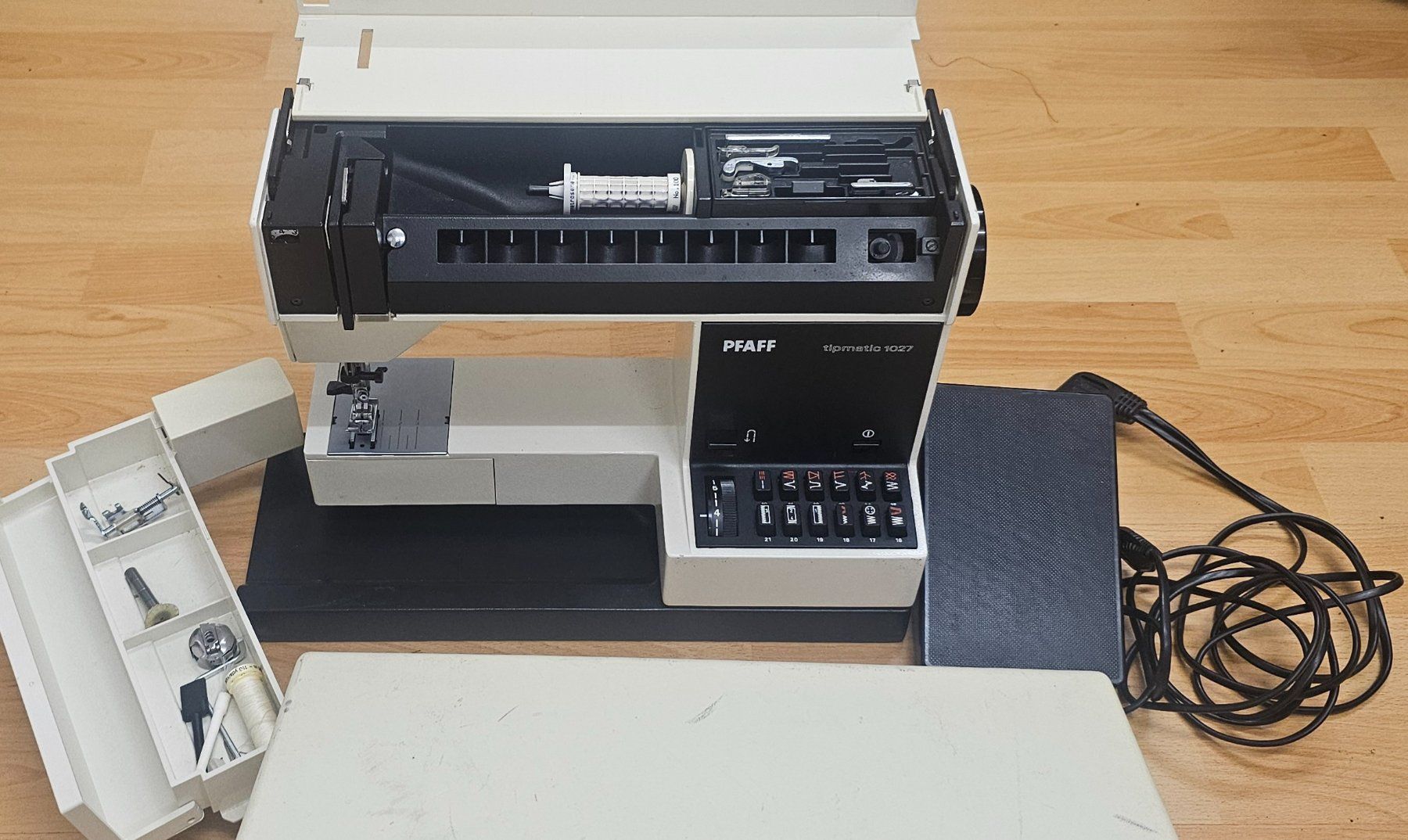 Pfaff Macchine da cucire: nähmaschine pfaff tipmatic 1027 – Usato da Buchs SG venduto da nefi022 1