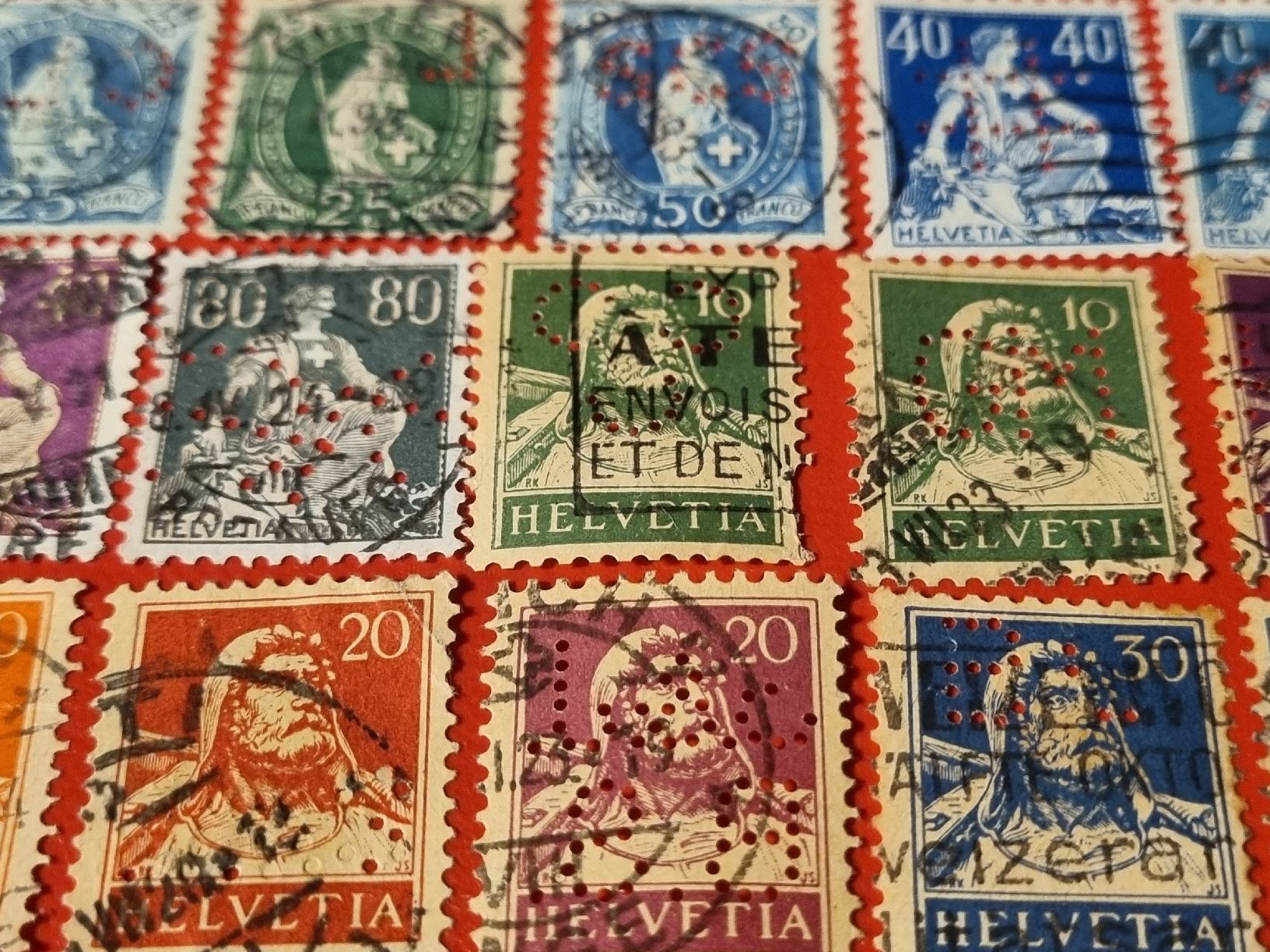 Tutti i francobolli: SAMMLUNG SCHWEIZ - PERFINS - ALTWERTE AB 1888  – Usato da Heimenschwand venduto da rog_p7h9 4