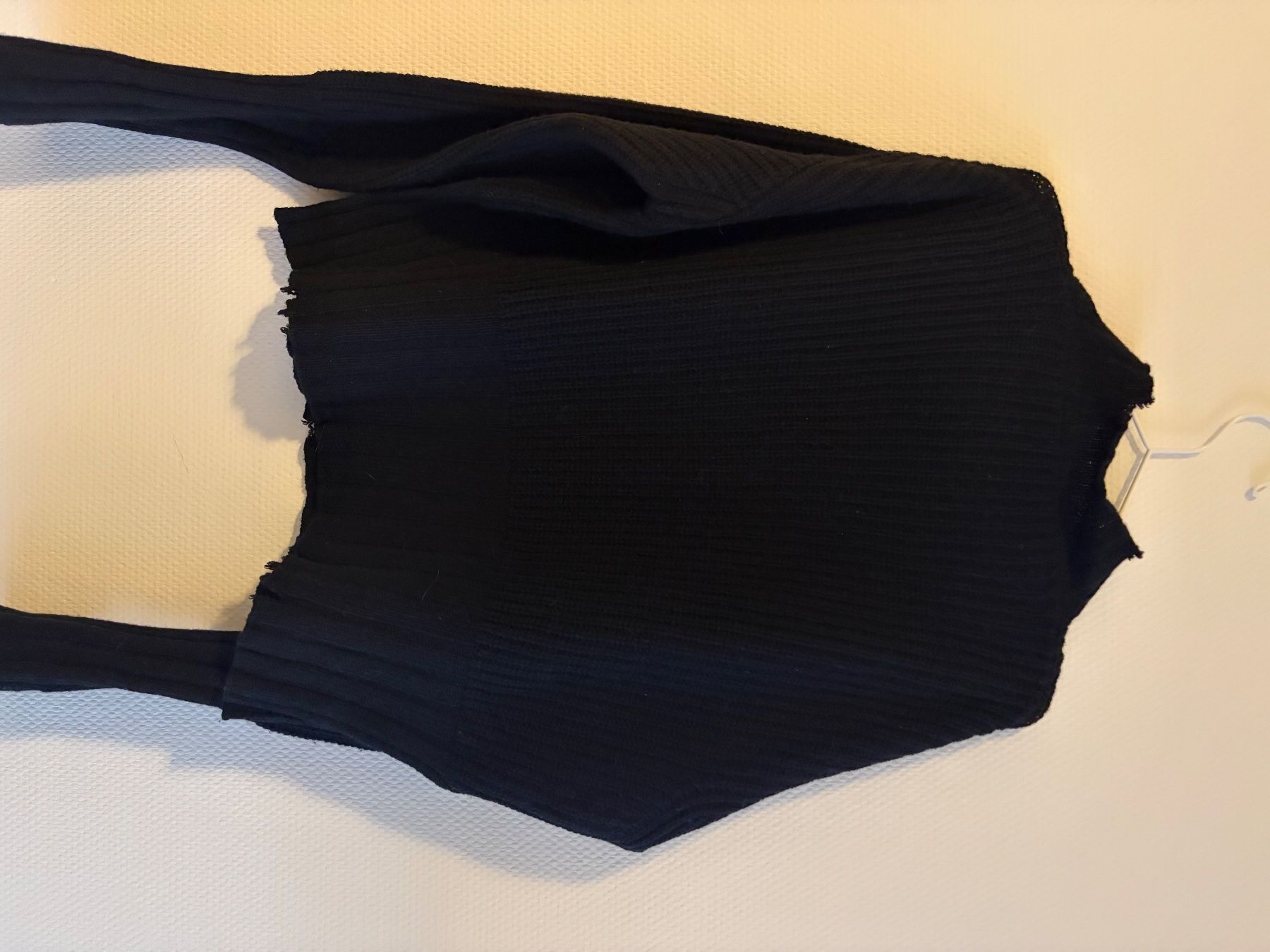 Pullover & Sweatshirts: Pullover schwarz. MSGM Milano. – Gebraucht aus Allschwil von viv_hf5n 1