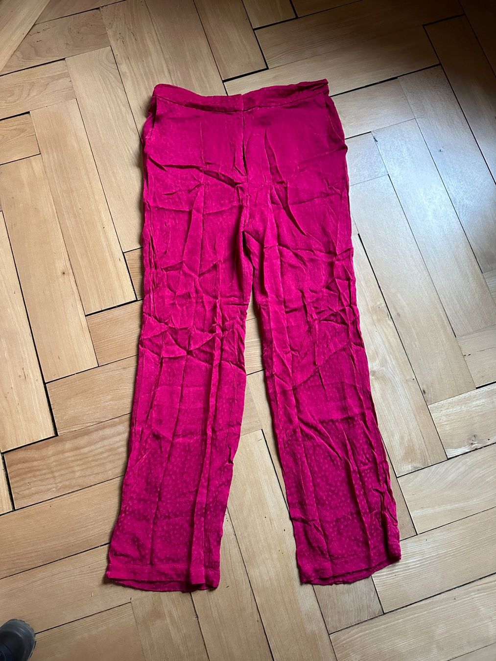 Mango Pantaloni: MANGO - Hose magenta fliessend M – Usato da Zürich venduto da Diazaio