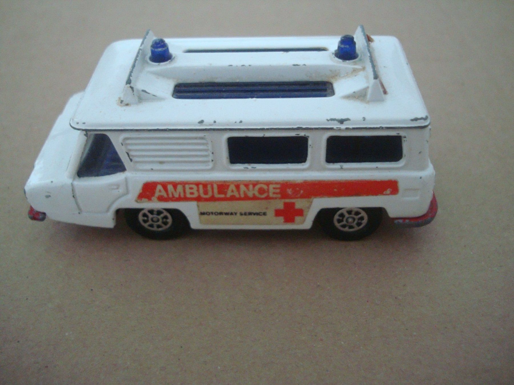 Corgi Toys Modellini d'auto: Corgi Toys - Motorway Ambulance – Usato da Neuenegg venduto da flohcante 3
