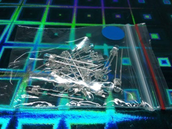 Componenti elettronici: Flacker-LED klar/blau 3mm, 2 Stück – Nuovo (secondo la descrizione) da Luzern venduto da Salefactory 2