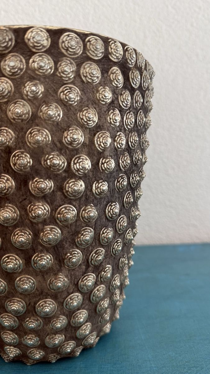Vasi & Recipienti: Vase mit silbernen 3D Blumen Dekor – Usato da Wiesendangen venduto da Auri_0 4