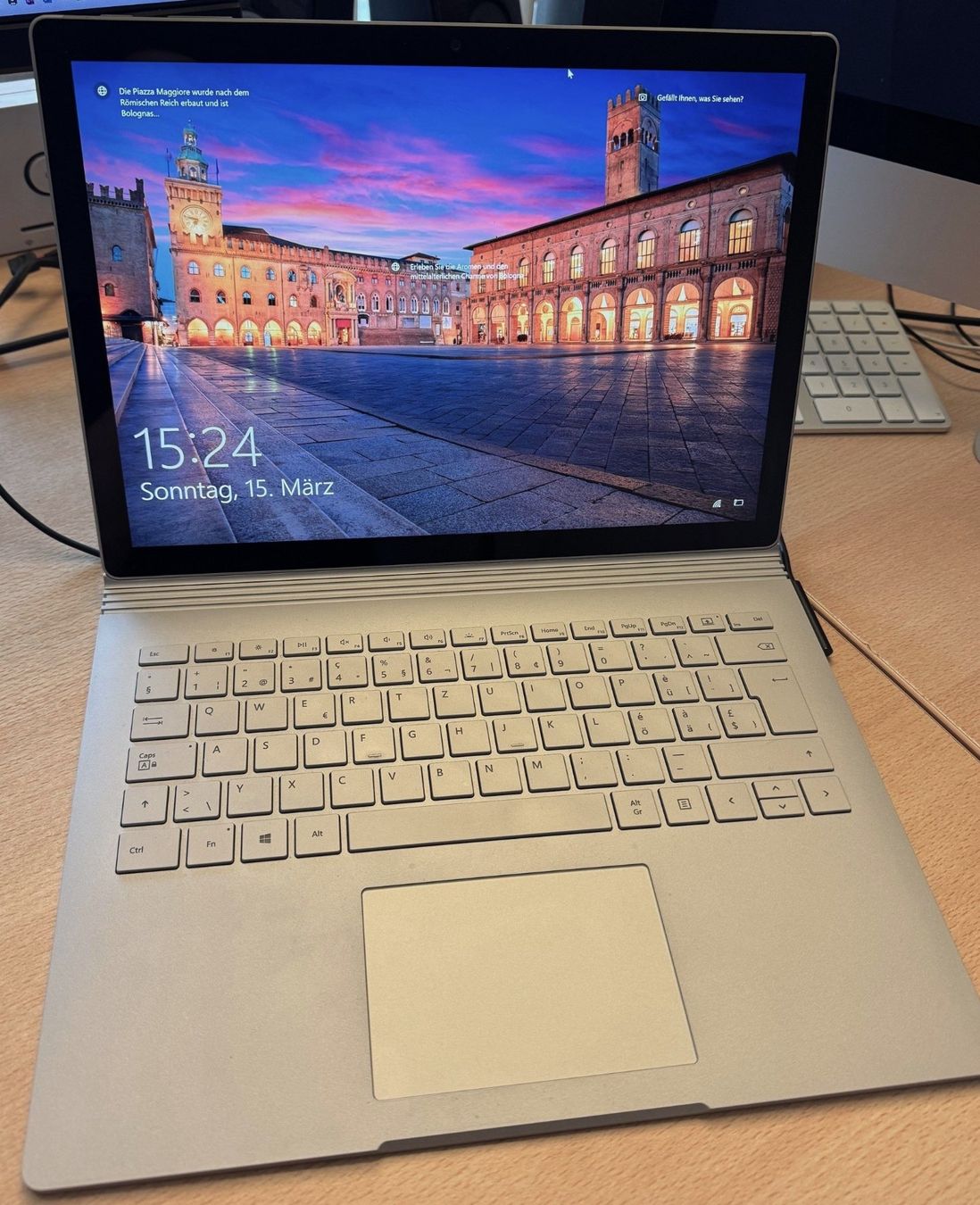 Microsoft Tablet PC: Surface Book, Core i7, 16GB, 512GB mit detachable Keyboard – Usato da Kiesen venduto da Bestseller