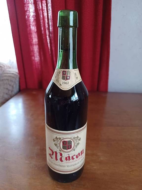 Wein: Bouteille de vin rouge – Gebraucht aus Soyhières von 5jm_5czl