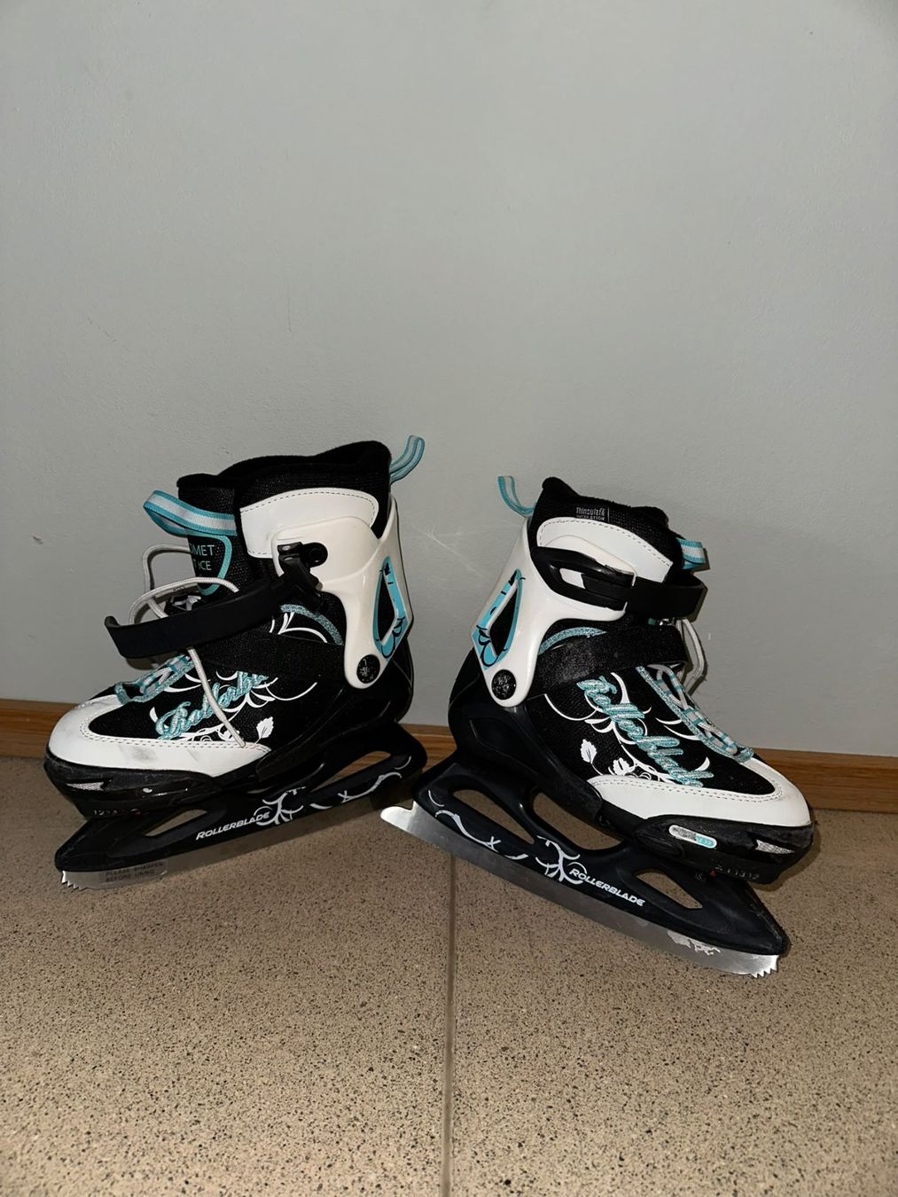Schlittschuhe: Rollerblade Schlittschuhe Mädchen – Gebraucht aus Bern von adr_tw79 1