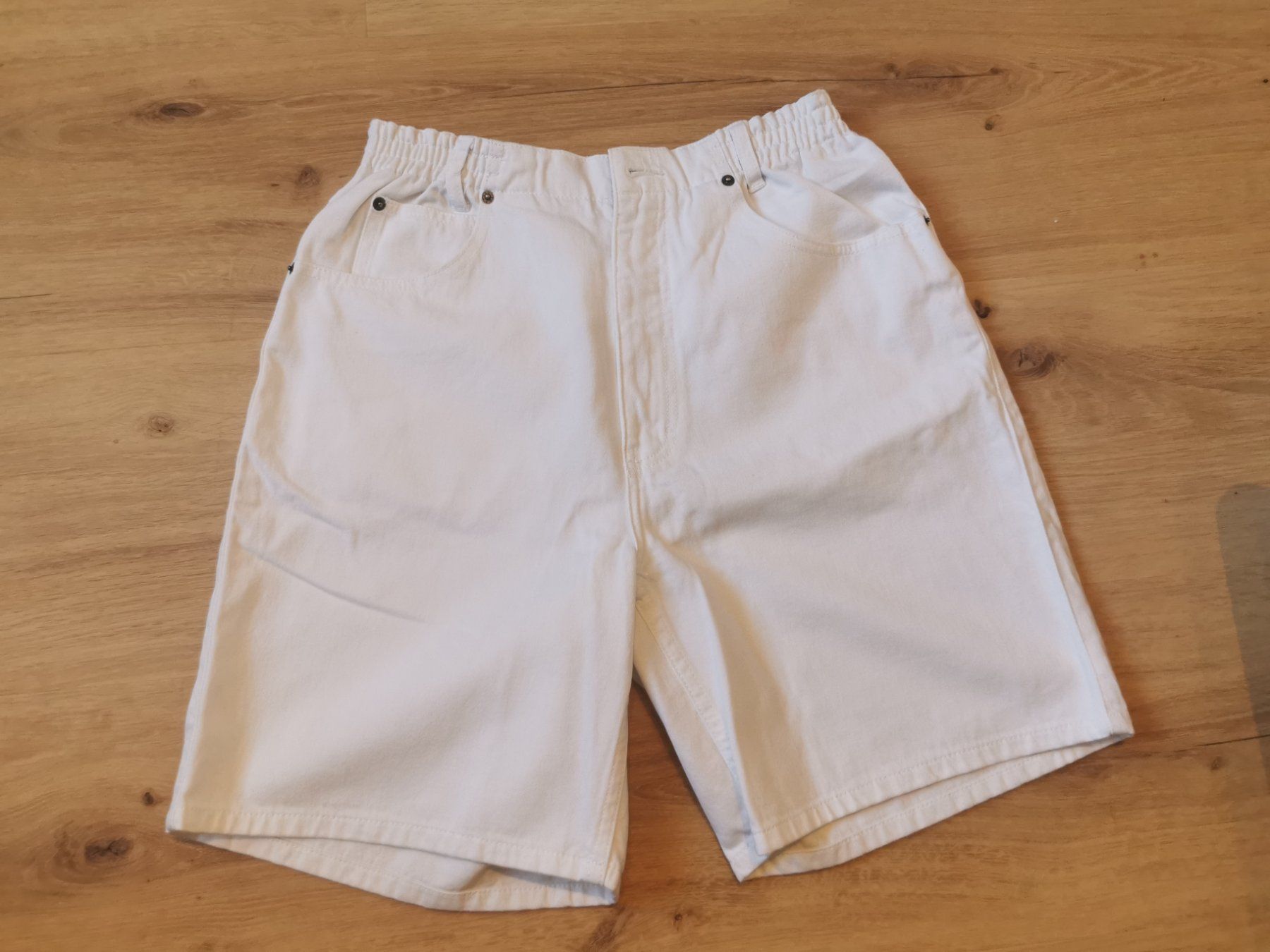 Hosen: Damen Jeans-Shorts Teddy's – Gebraucht aus Grosswangen von Weidhof6