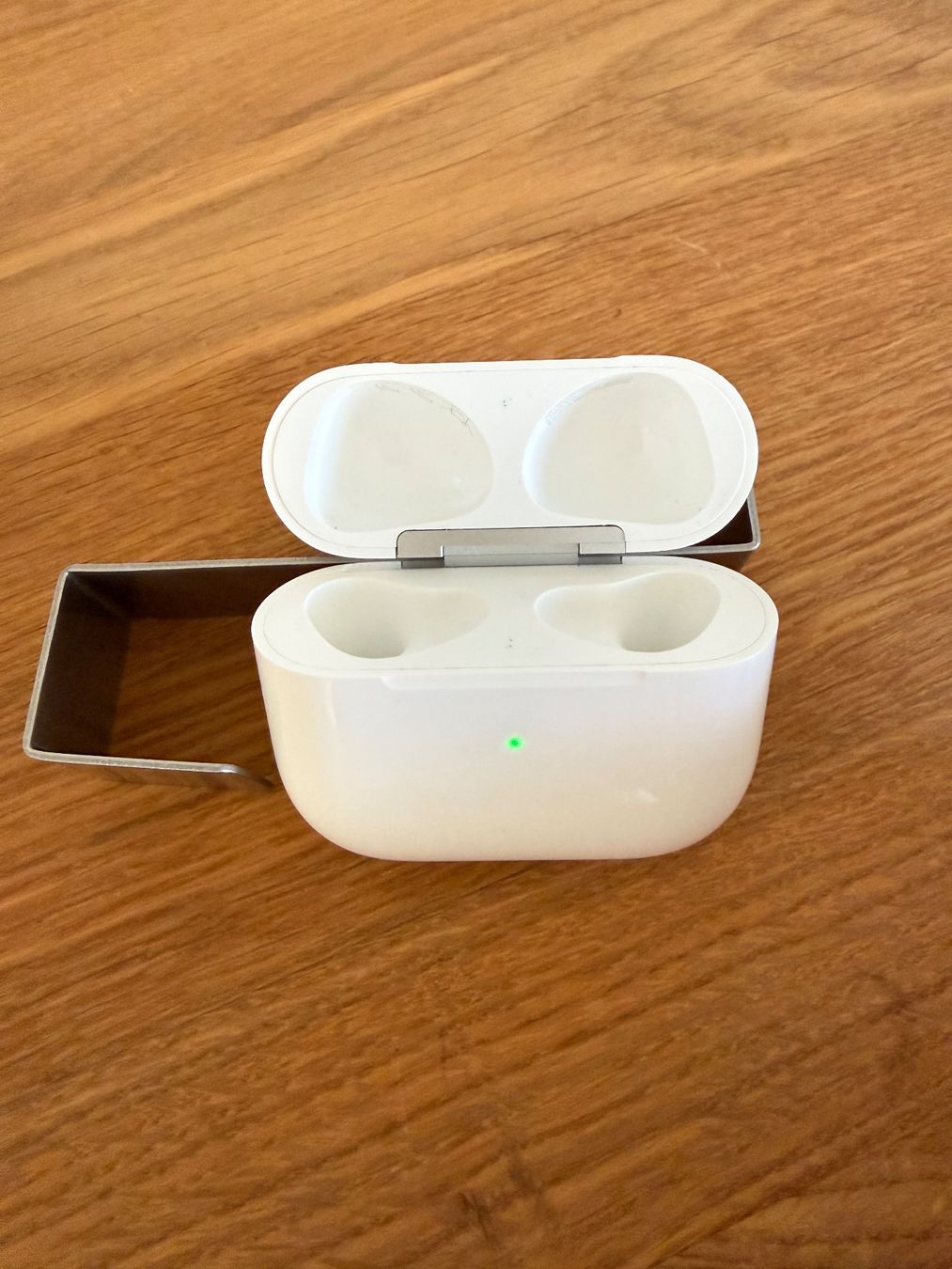 Apple Casques audio: APPLE AirPods 3 Charging Case – D'occasion à Lausanne par Nine1982