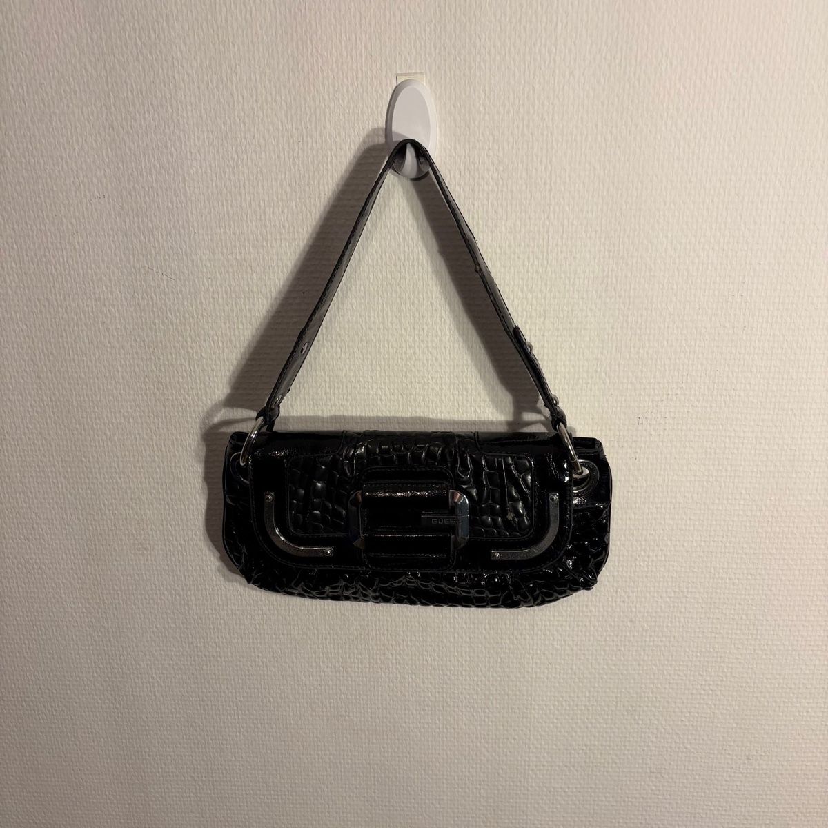 Guess Borse: Guess Vintage Bag (Black) – Nuovo (secondo la descrizione) da Bern venduto da gia_jqj7 1