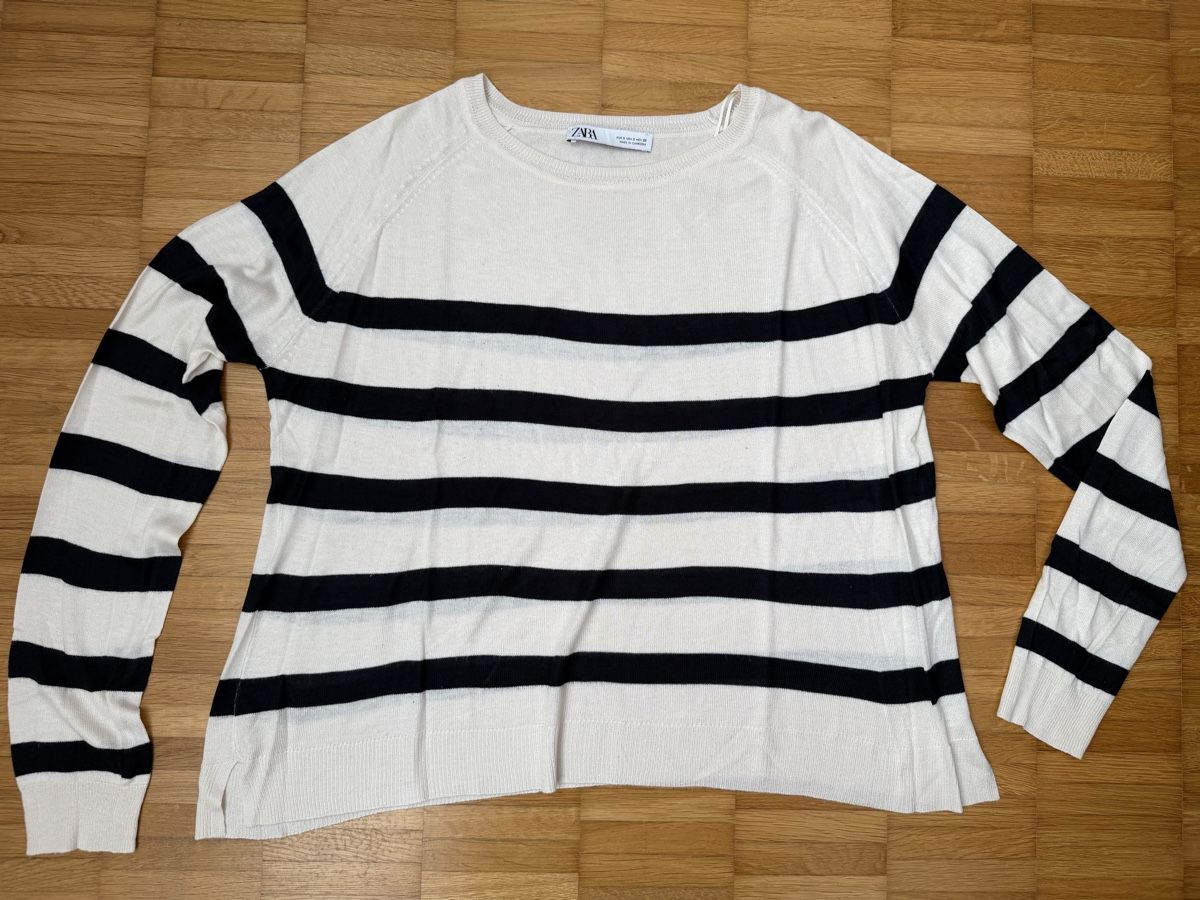 Zara Pulls & Sweat-shirts: Zara Pullover gestreift weiss schwarz Gr. S  – D'occasion à Jona par Good_luck_ 4