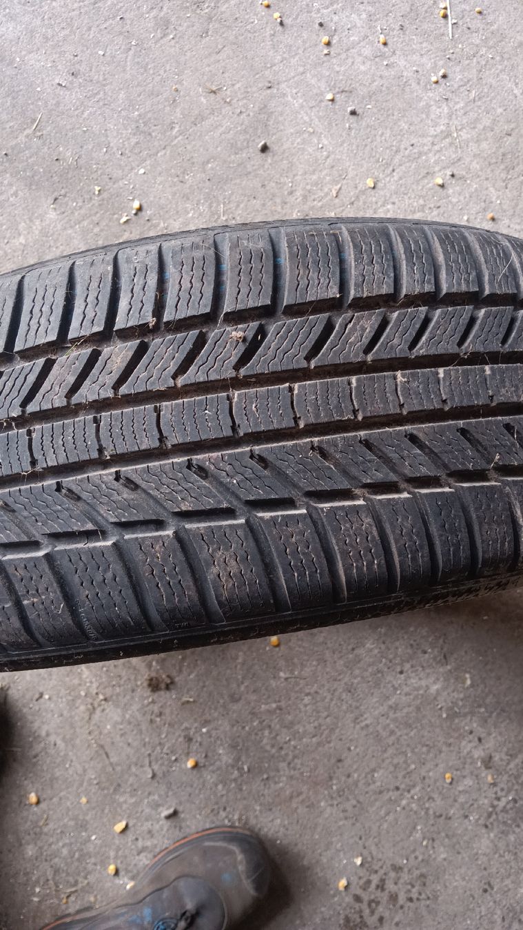 Pneumatici & Ruote complete: Pneu – Usato da Fehraltorf venduto da joe_6mxg 2