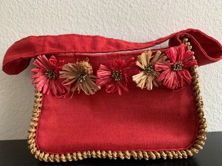 Handtasche rot Stoff mit Blumenapplikationen