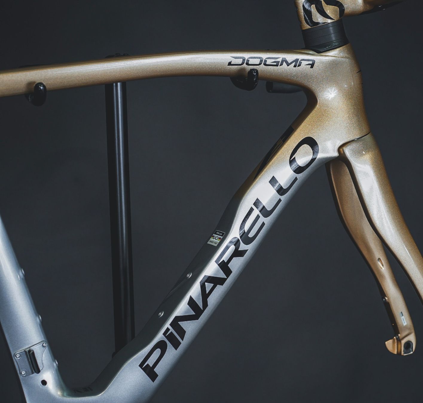 Pinarello Velos: Frame Kit Dogma F Disc – Neu (gemäss Beschreibung) aus Ostermundigen von bikeboxoutlet