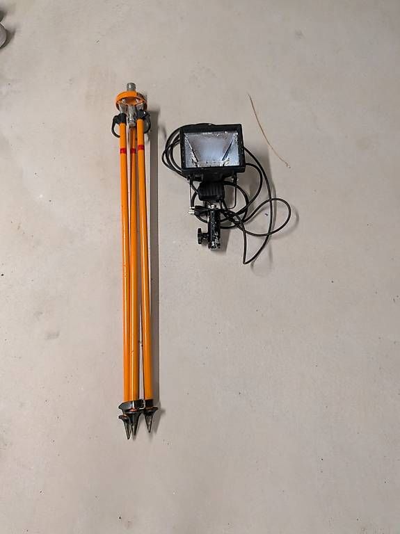 Lampade: Scheinwerfer 400W mit Dreibein – Usato da Seewen SZ venduto da MatthiasF02