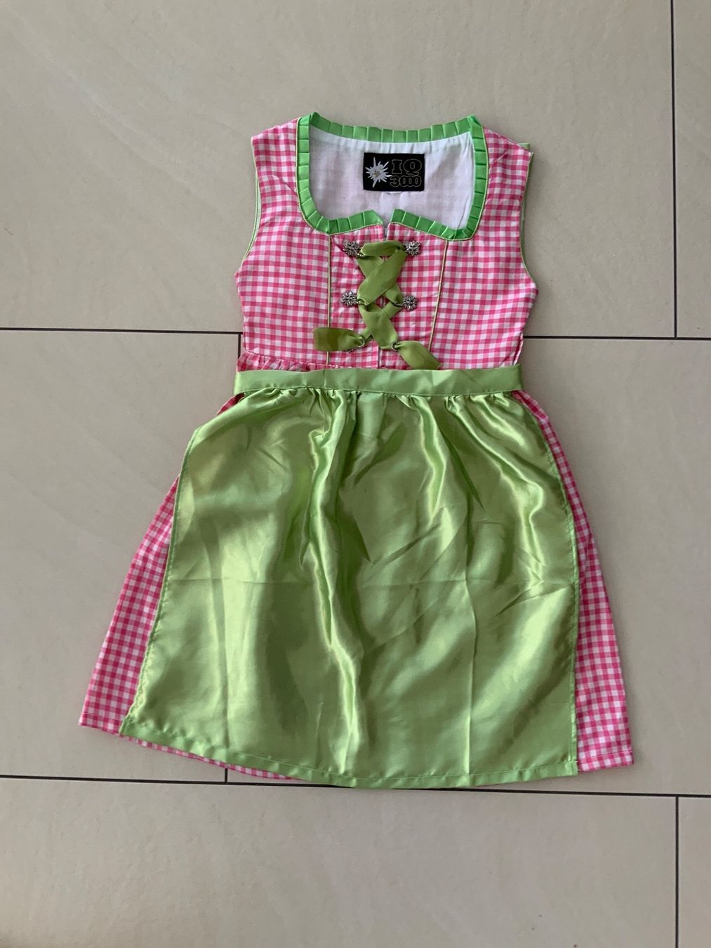 Costumi: Kinder Dirndel 74 / 80 – Usato da Wettswil venduto da PZU