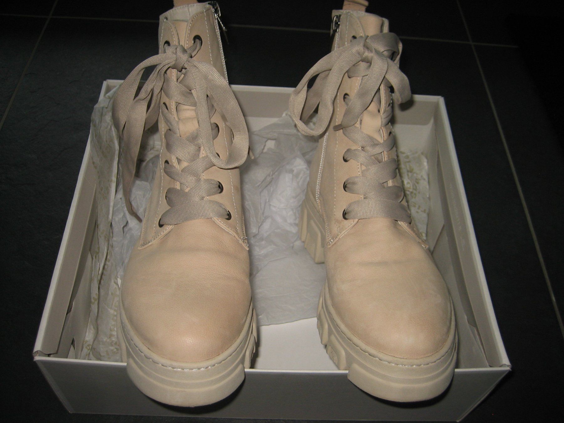 Scarpe da donna: Stiefeletten – Usato da Buch b. Märwil venduto da Pronet 3
