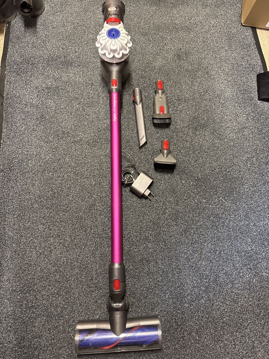Dyson Aspirapolveri & Accessori: Dyson v7 Motorhead – Usato da Landquart venduto da Nnf007 2