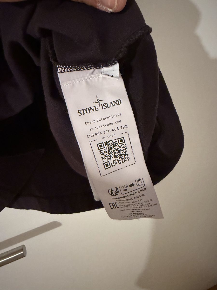 Stone Island T-shirt: T-shirt stone Islande  – Usato da Farvagny-le-Grand venduto da Ben-ja-min 1