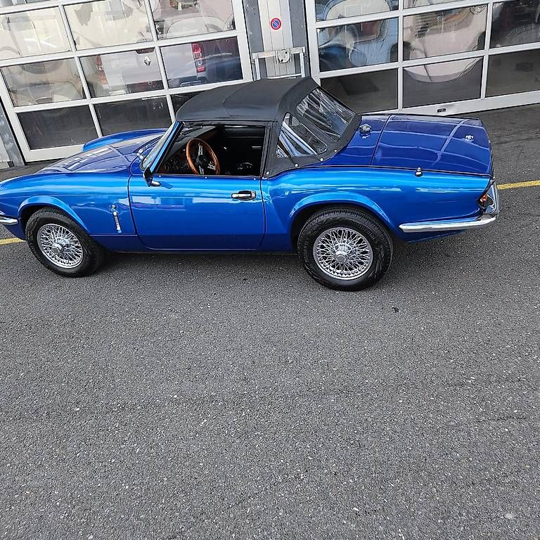Triumph Automobili: Triumph Spitfire 1500 Oldtimer und Zubehör – Usato da Sarnen venduto da Profi3 4