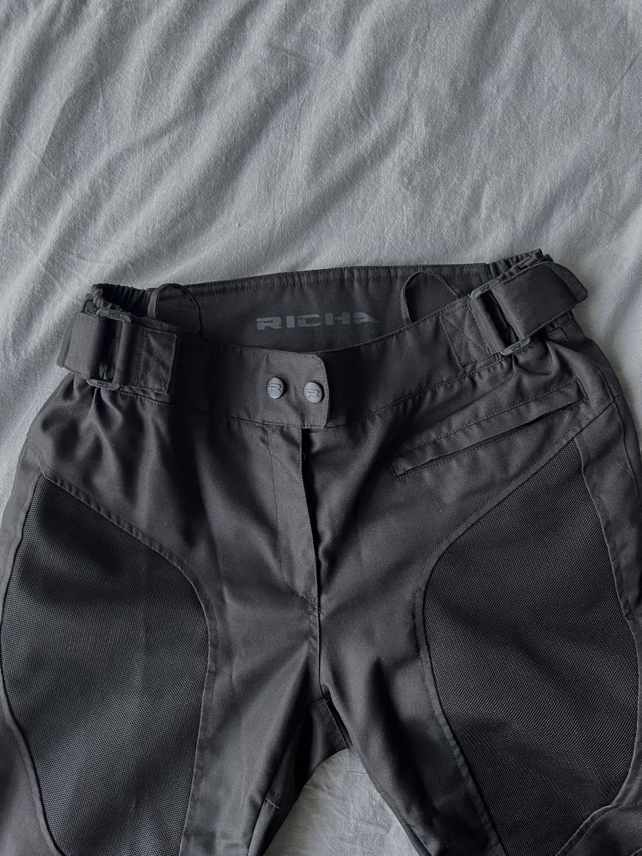 Pantaloni: Richa Airsummer Damen-Motorradhose M – Usato da Horw venduto da _Celine99_
