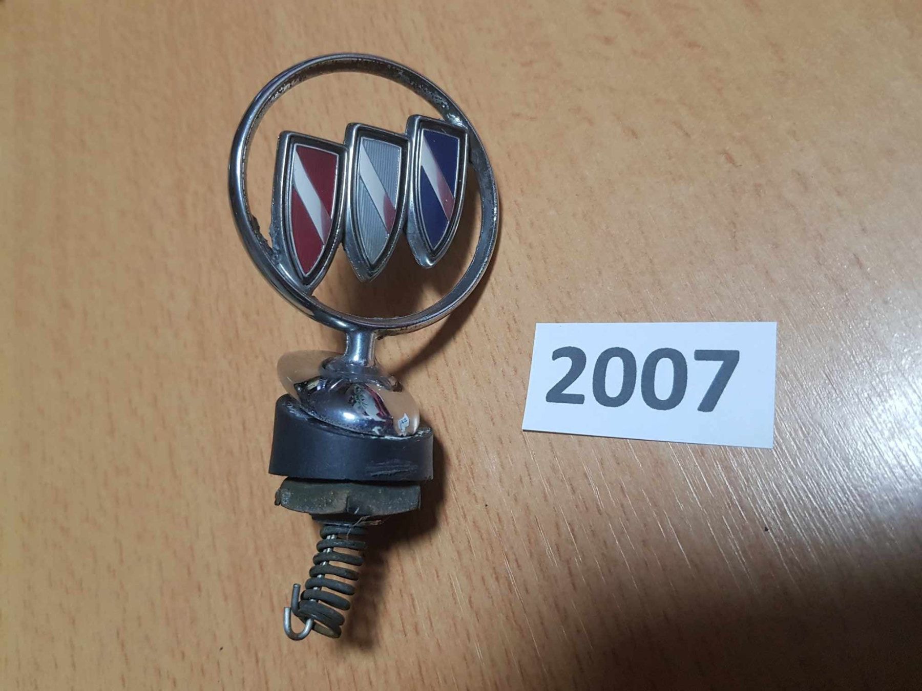 Buick Tutti pezzi di ricambio auto: Motorhaube Hauben Emblem Buick – Usato da Niedergösgen venduto da usc_l8gm 1
