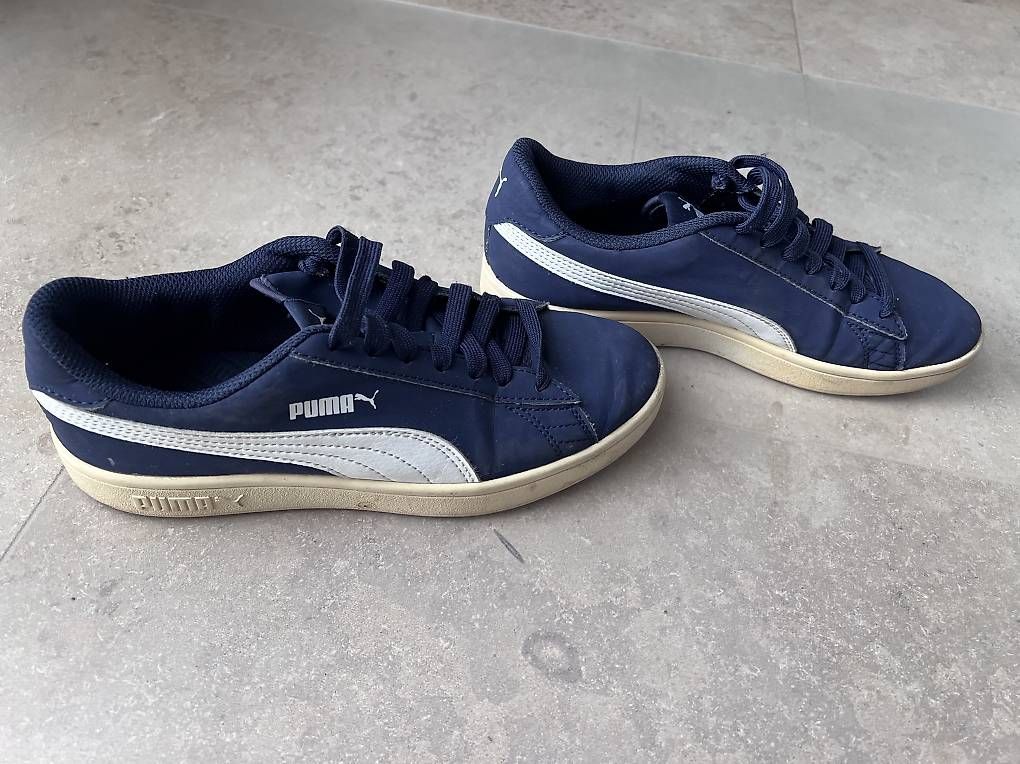 Puma Scarpe da donna: Dunkelblaue Puma Sneakers, Grösse 38 – Usato da Zürich venduto da Andreiinha