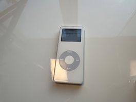 Apple iPod nano 1 2GB weiß Originalzustand