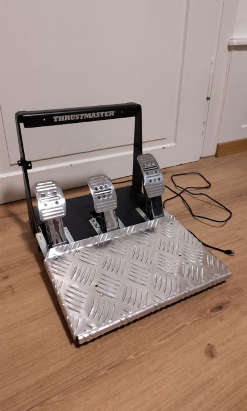 Thrustmaster Controller: Thrustmaster T3PA-PRO Race Sim Renn Simulator Pedals Racing – Usato da St. Gallen venduto da Arctic_Dweller 2