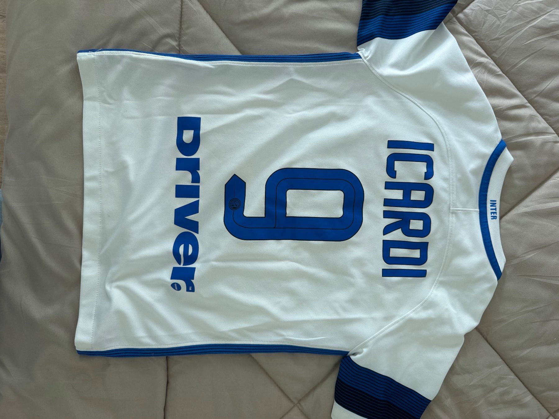 Nike Scarpe, pantaloni & magliette da ginnastica: Fussballtrikot Gr. 137-147 – Usato da Binningen venduto da Nfizzi 1