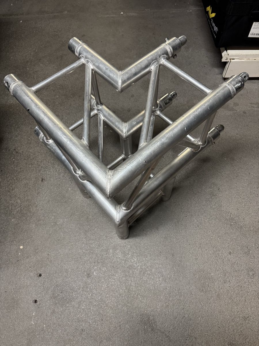 Truss: Eurotruss Ecktraverse FD34 – Gebraucht aus Oberdorf NW von AndotechnicsGmbH