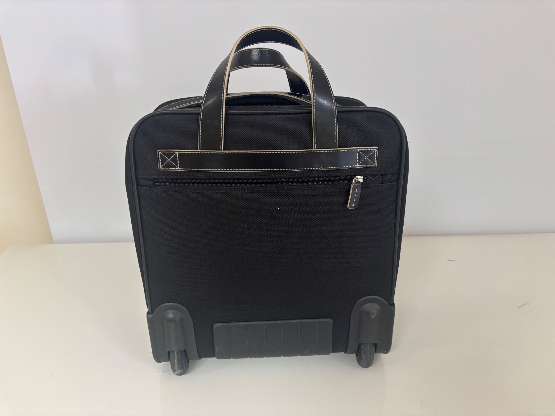 Valigie: Jack Georges Rollkoffer schwarz – Usato da Wettingen venduto da Wendemarket 1