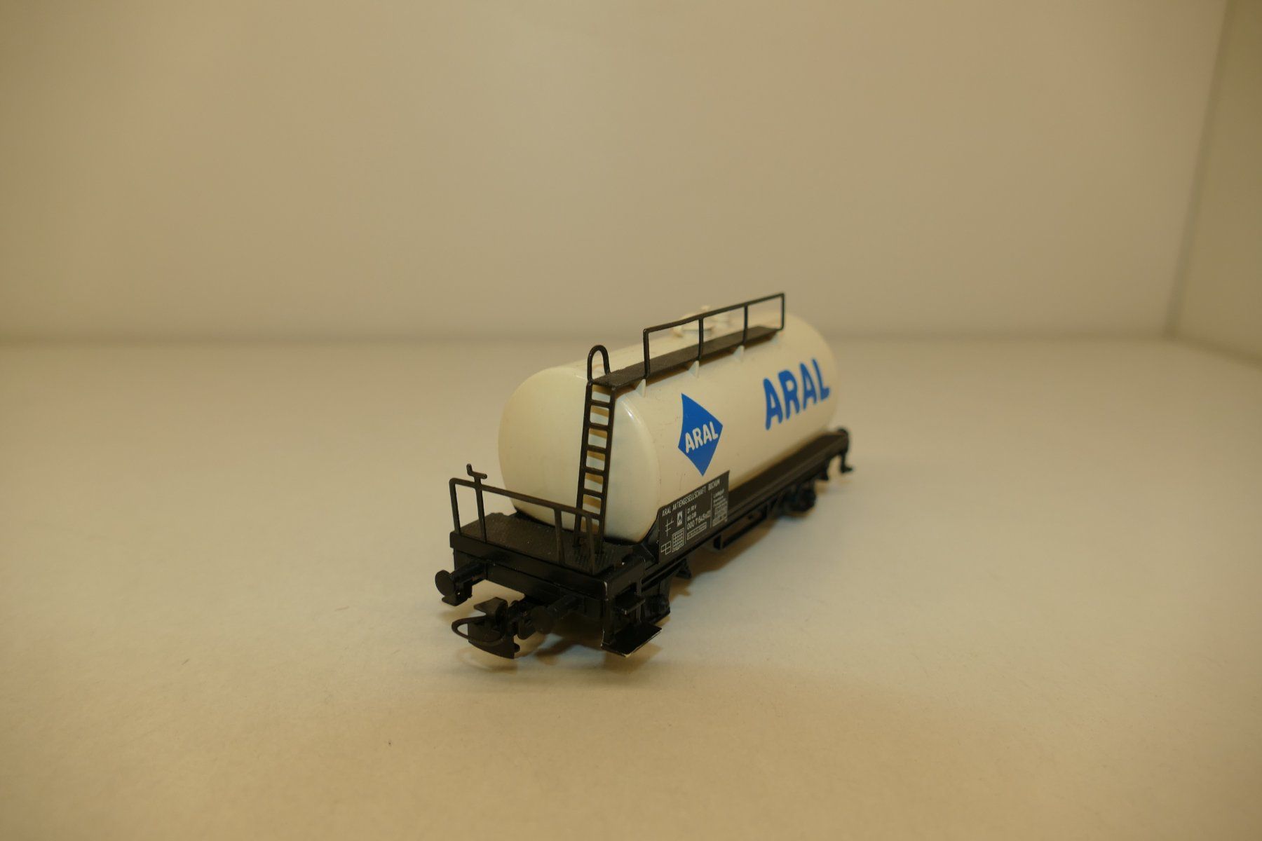 Märklin Modelleisenbahnen: Märklin H0: DB Kesselwagen Aral – Neu (gemäss Beschreibung) aus Niederhasli von rail-duerst 1