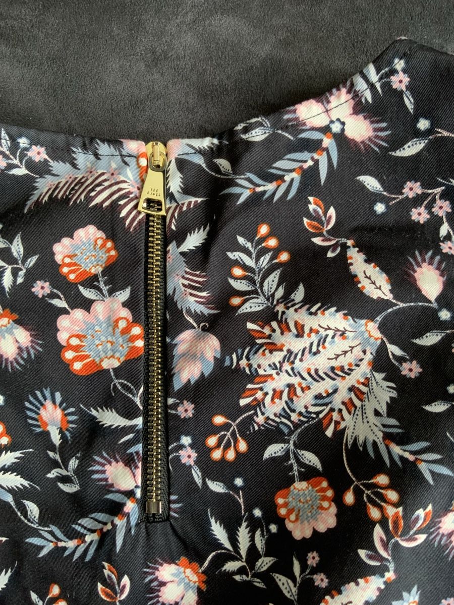 Ted Baker Blusen: Ted Baker blouse, Size 4, (EU 40).Floral design. – Neu (gemäss Beschreibung) aus Dübendorf von S1973E 4