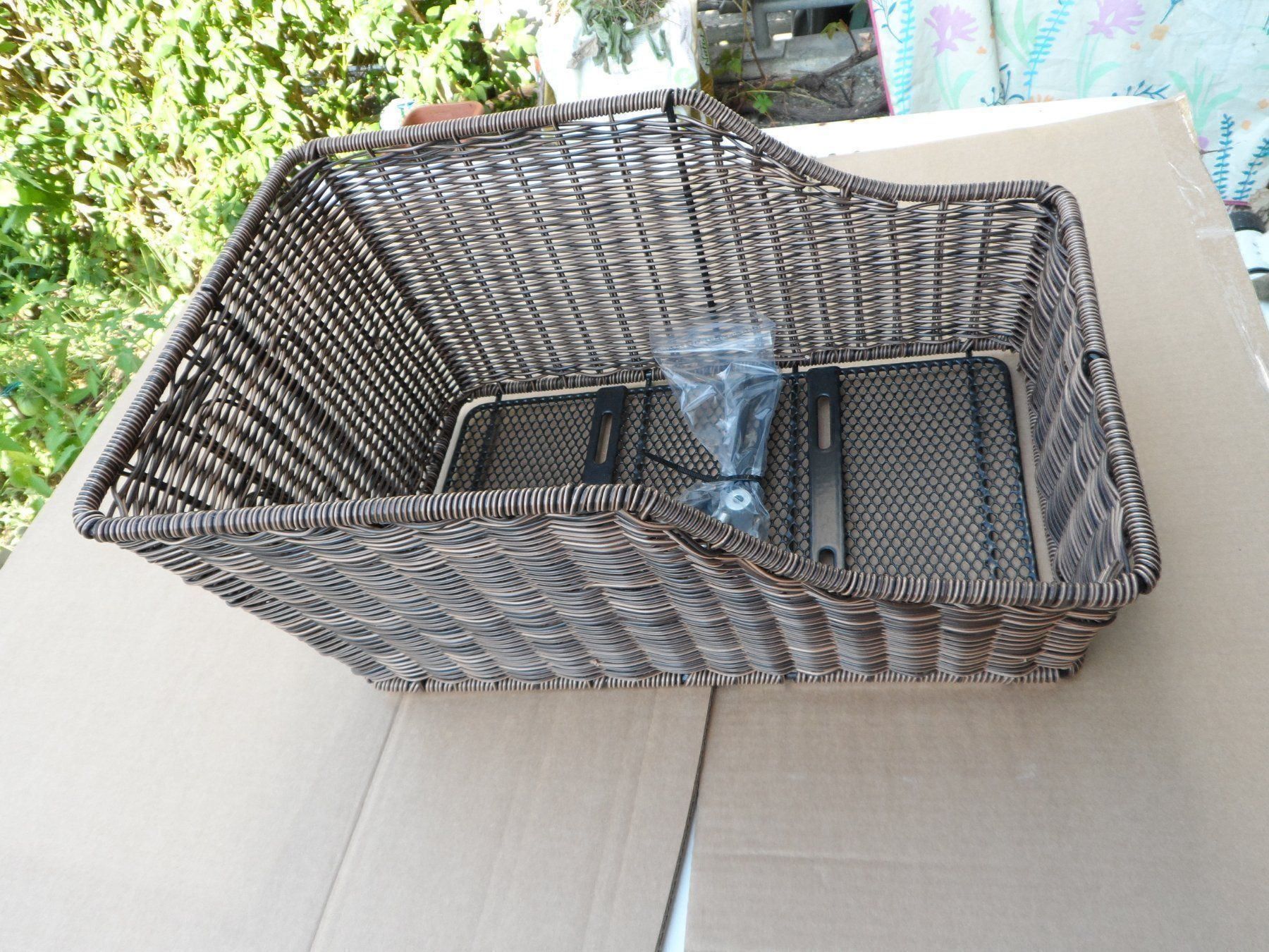 Pezzi di ricambio: Neu Velokorb RATTAN ! – Nuovo e nell'imballaggio originale da Riehen venduto da tamola67