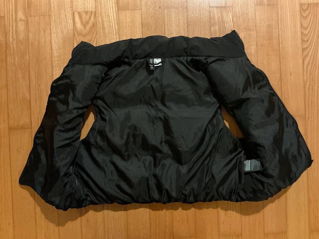 Gilet & Giacche senza maniche: Daunengilet S, H&M, Schwarz  – Usato da Zürich venduto da Stoerte 2