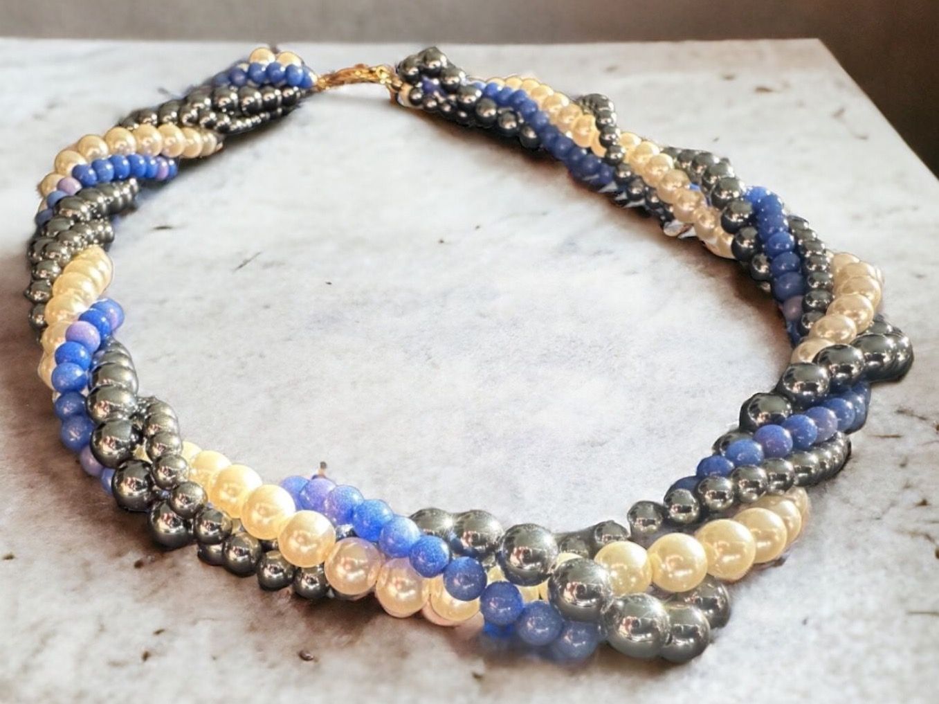 Ketten: Halskette mit blau Perlen Luxus-Modeschmuck, Vintage – Gebraucht aus Lamone von LaCantinaMagica